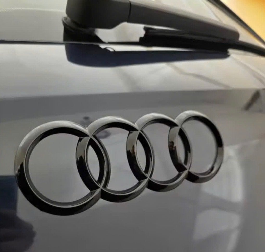 Audi embleem glans zwart grill logo achterklep embleem audi, Ophalen of Verzenden, Nieuw, Audi