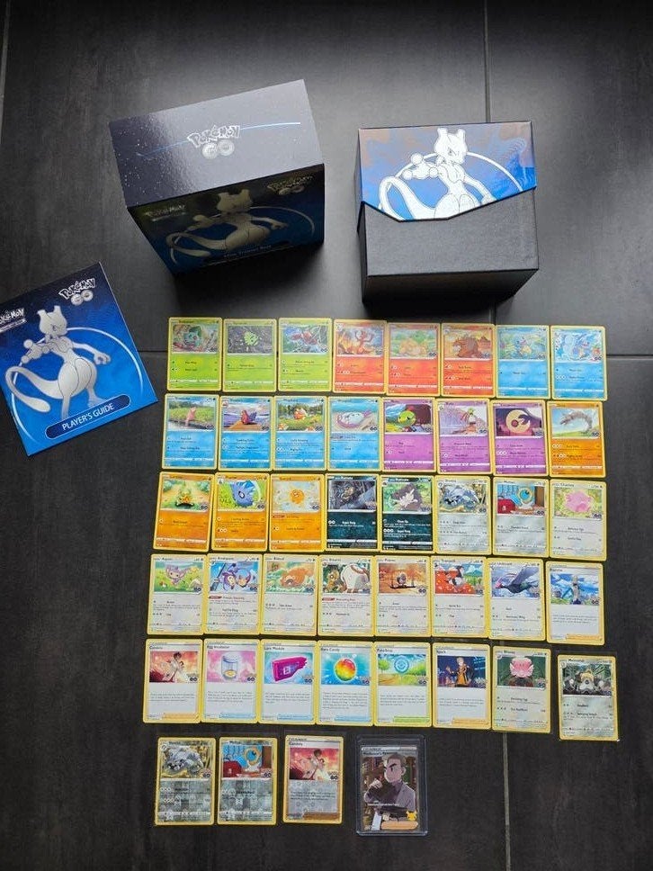 Pokémon GO TCG Kaarten Collectie met Professor's Research, Hobby en Vrije tijd, Ophalen of Verzenden, Nieuw