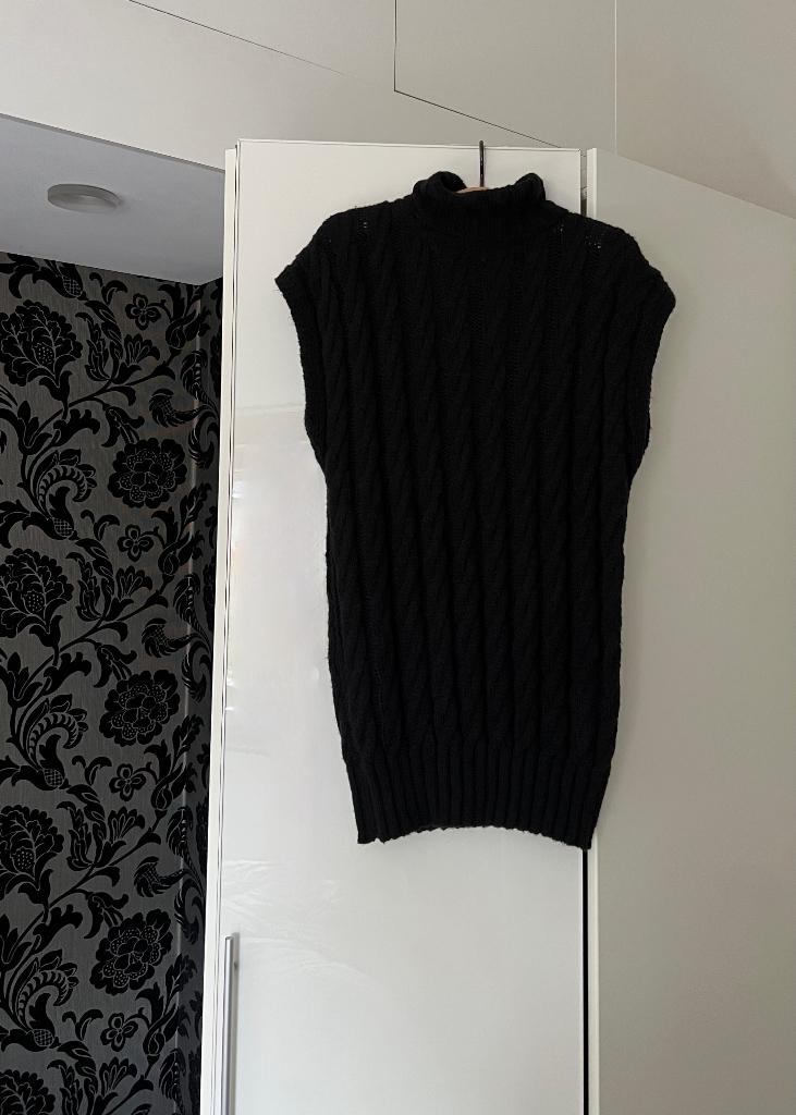 Nieuw: zwarte spencer met col en ingebreide kabels; maat XL, Zwart, Maat 46/48 (XL) of groter, Nieuw, Ophalen of Verzenden
