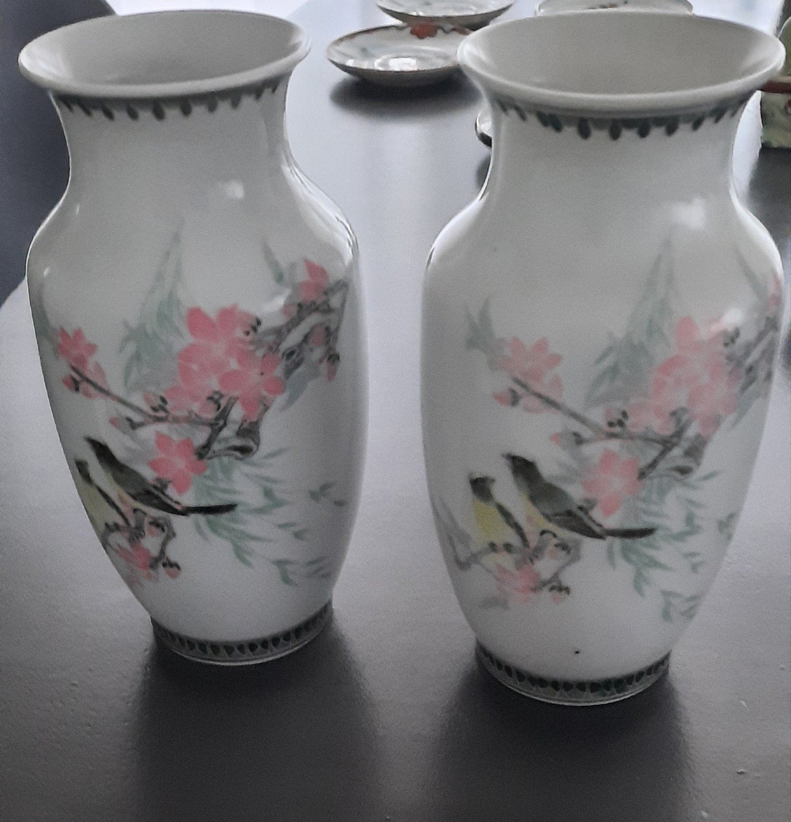 2 Prachtige Chinese vazen met vogels en bloesem, Ophalen of Verzenden