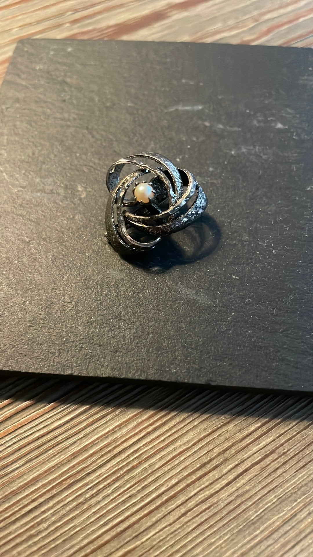 Vintage broche, Overige materialen, Ophalen of Verzenden, Zo goed als nieuw, Met parel