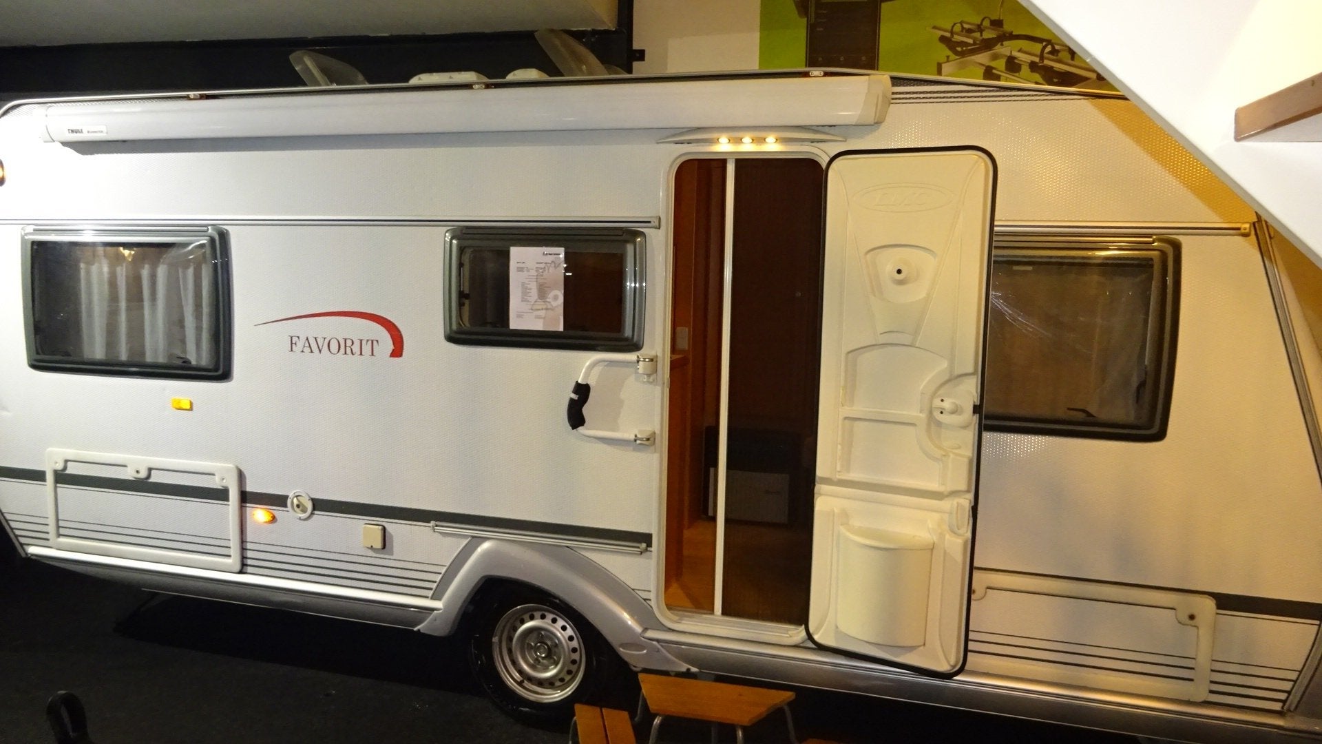 LMC FAVORIT 495 E 2008 ENKELE BEDDEN Rondzit MOVER LEVELER O, Bedrijf, LMC en Münsterland, Hordeur, Tot en met 4