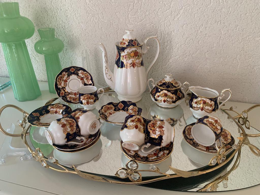 Koffieservies Royal Albert , Heirloom, Verzenden