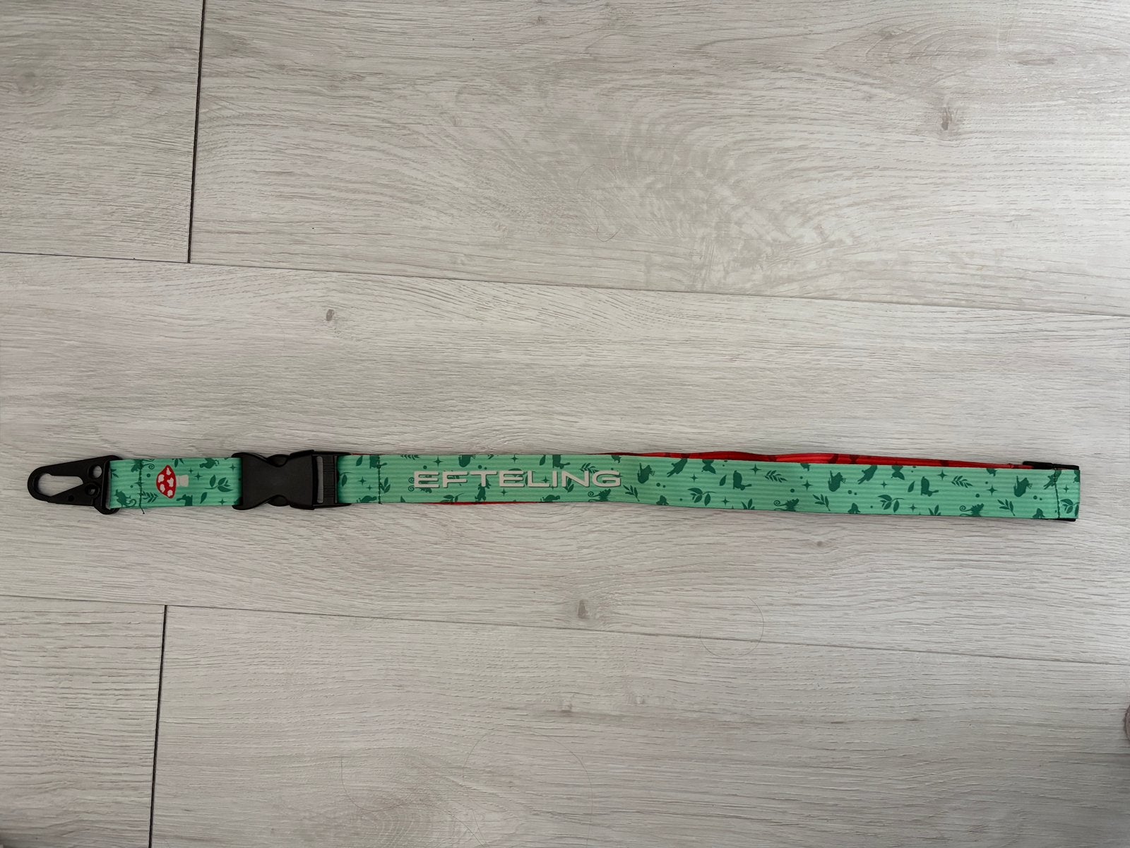 Efteling Lanyard Sleutelkoord - Groen met paddenstoel, Verzamelen, Ophalen of Verzenden, Zo goed als nieuw, Gebruiksvoorwerp