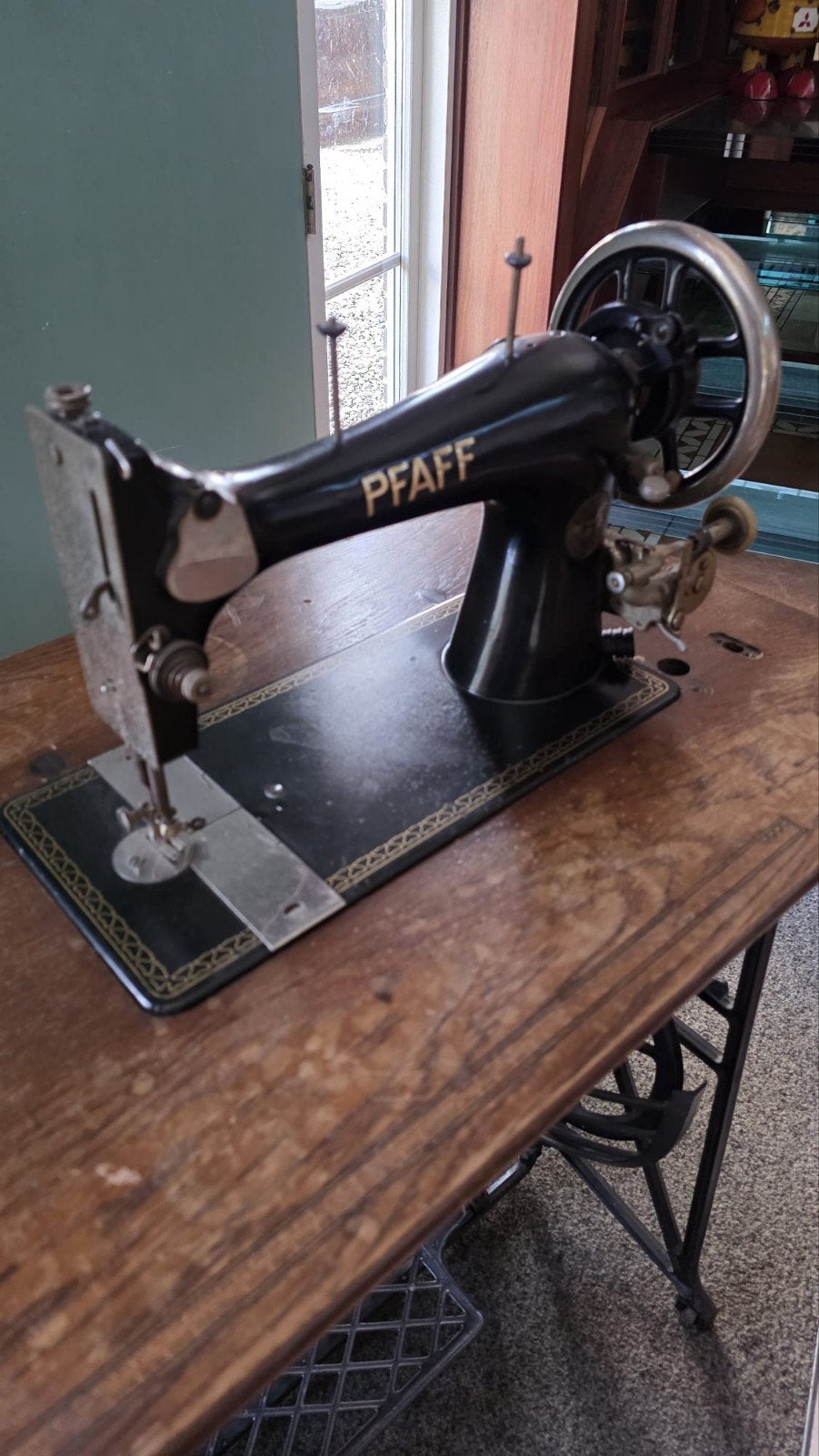 Antieke Pfaff Naaimachine met Onderstel, Ophalen of Verzenden