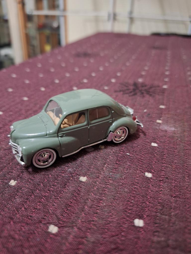 Renault 4CV modelauto - Groen, Overige merken, 1:50 of kleiner, Auto, Ophalen of Verzenden