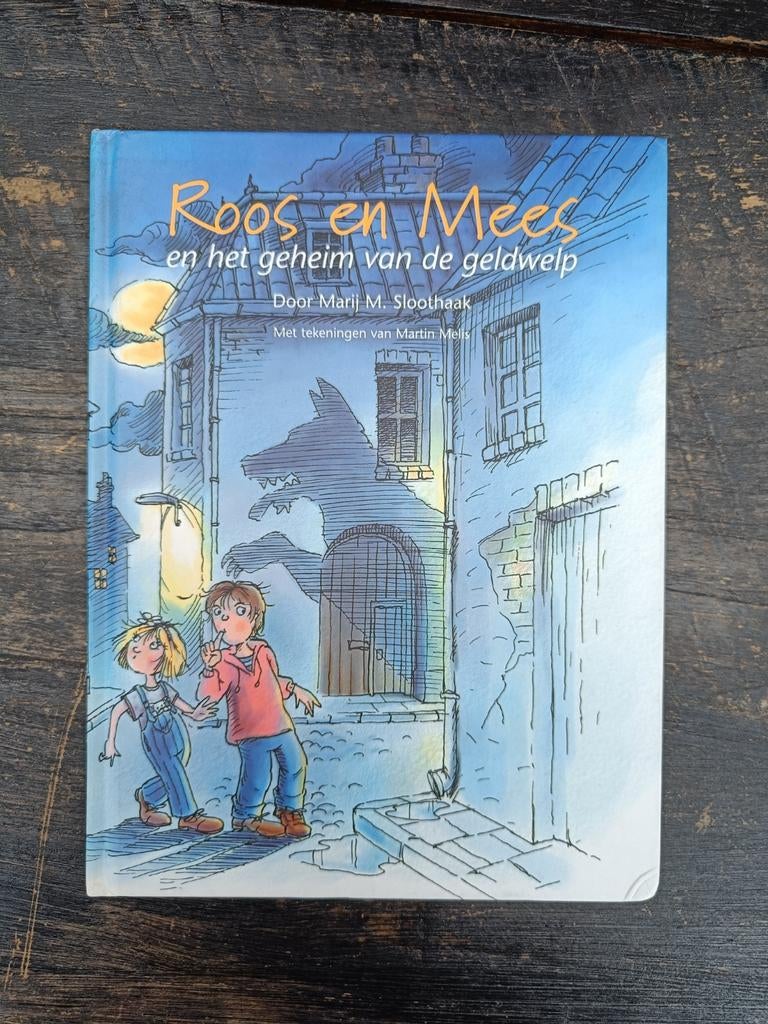 Roos en Mees en het geheim van de geldwelp, Ophalen of Verzenden, Zo goed als nieuw, Marij M. Sloothaak, Fictie algemeen