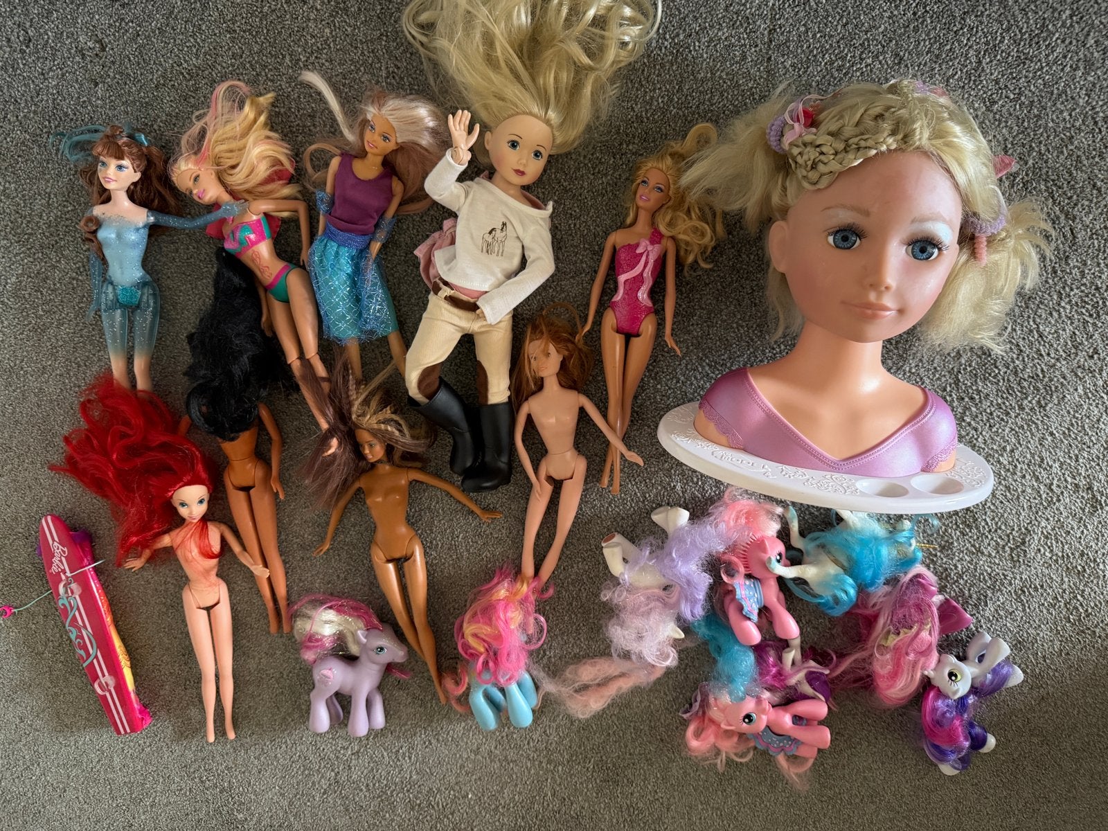 Collectie met o.a. Barbies en My Little Pony, Ophalen, Zo goed als nieuw, Babypop