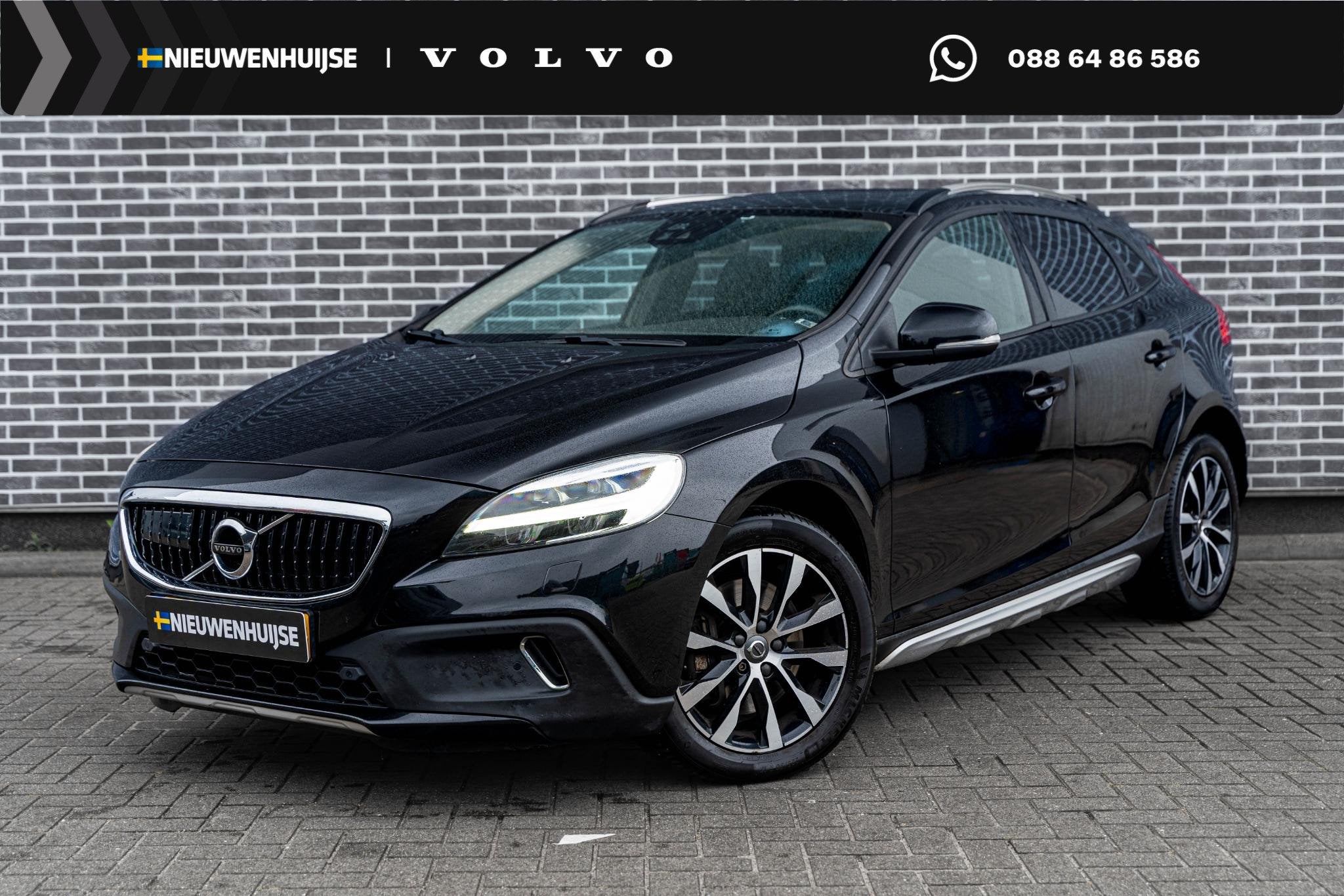 Volvo V40 Cross Country 1.5 T3 Polar+ Luxury | Trekhaak | Le, Auto's, 12 maanden, 4 cilinders, Zwart, Leder