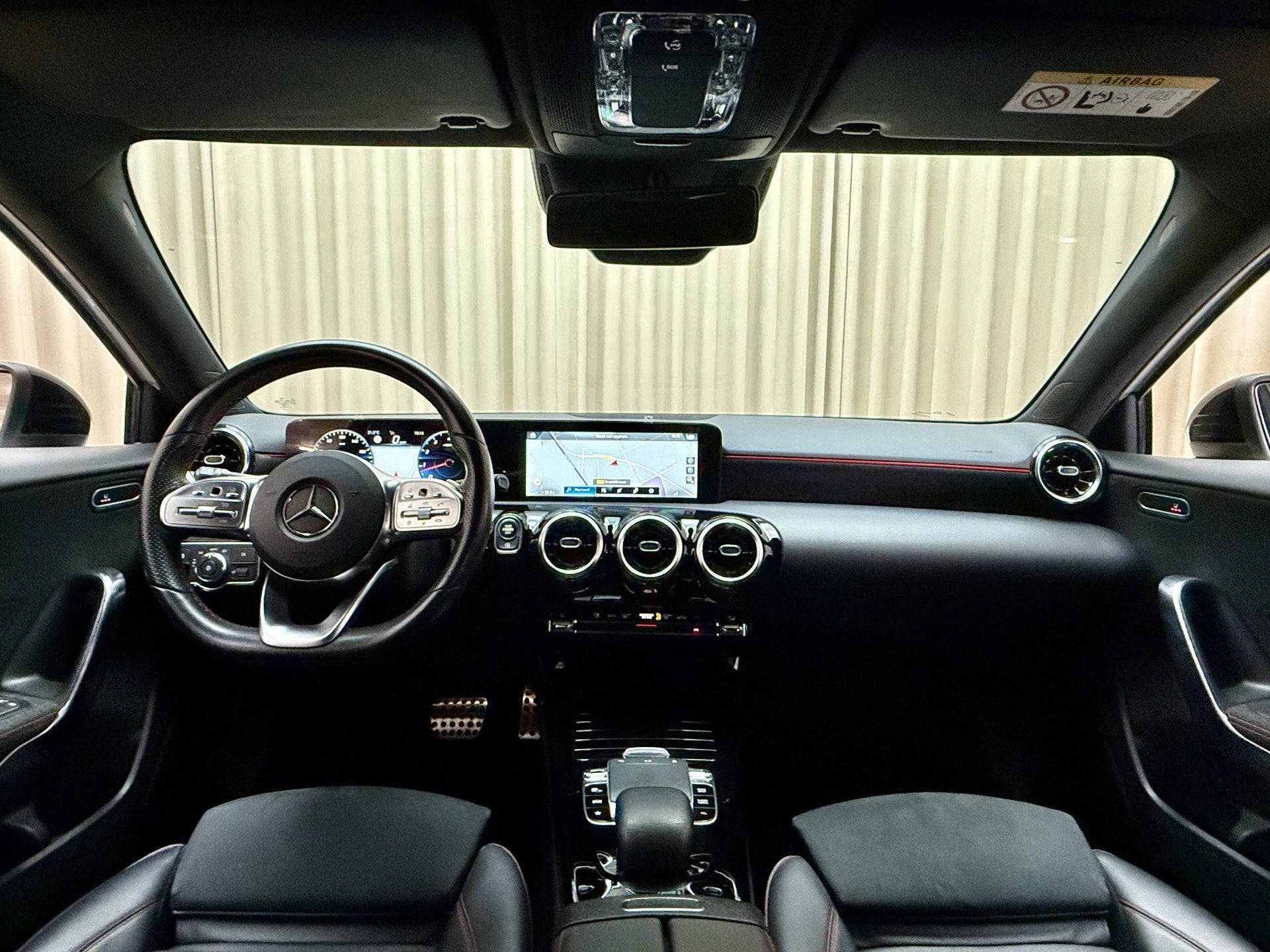 Mercedes-Benz A-Klasse 250 *AMG* Leder/Alcantara / 225PK / C, Dealer onderhouden, Gebruikt, 4 cilinders, Met garantie (alle)