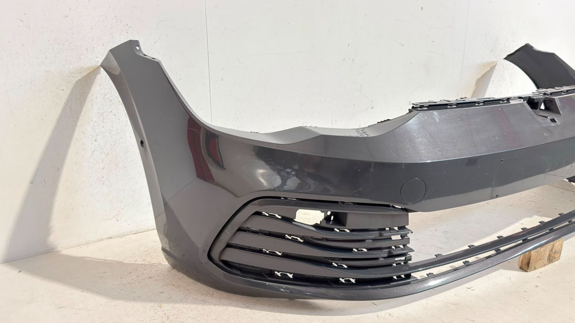 Volkswagen Golf 8 voorbumper 5H0807221H, Gebruikt, Volkswagen AG, Bumper, Berliner Ring 2
38440  Wolfsburg, DE