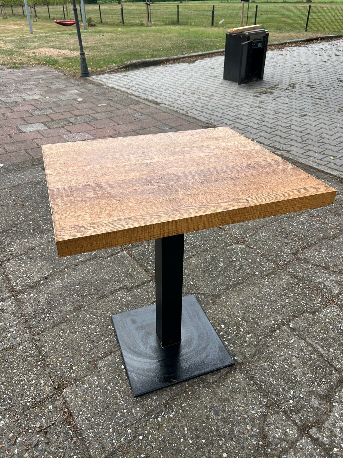 Zware Horeca Eettafel - 60x70 cm Blad, Metalen Poot, Ophalen, Gebruikt, 50 tot 100 cm, Metaal