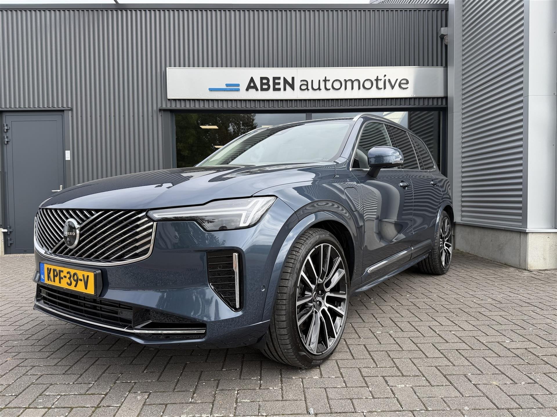 Volvo XC90 T8 Plug-in Hybrid AWD 455PK Ultra Bright (FULL OP, Gebruikt, 4 cilinders, 1969 cc, Blauw