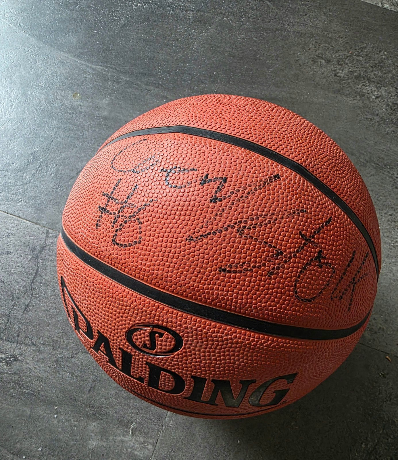 Gesigneerde basketbal – Coen Stolk (#6), Ophalen of Verzenden, Bal