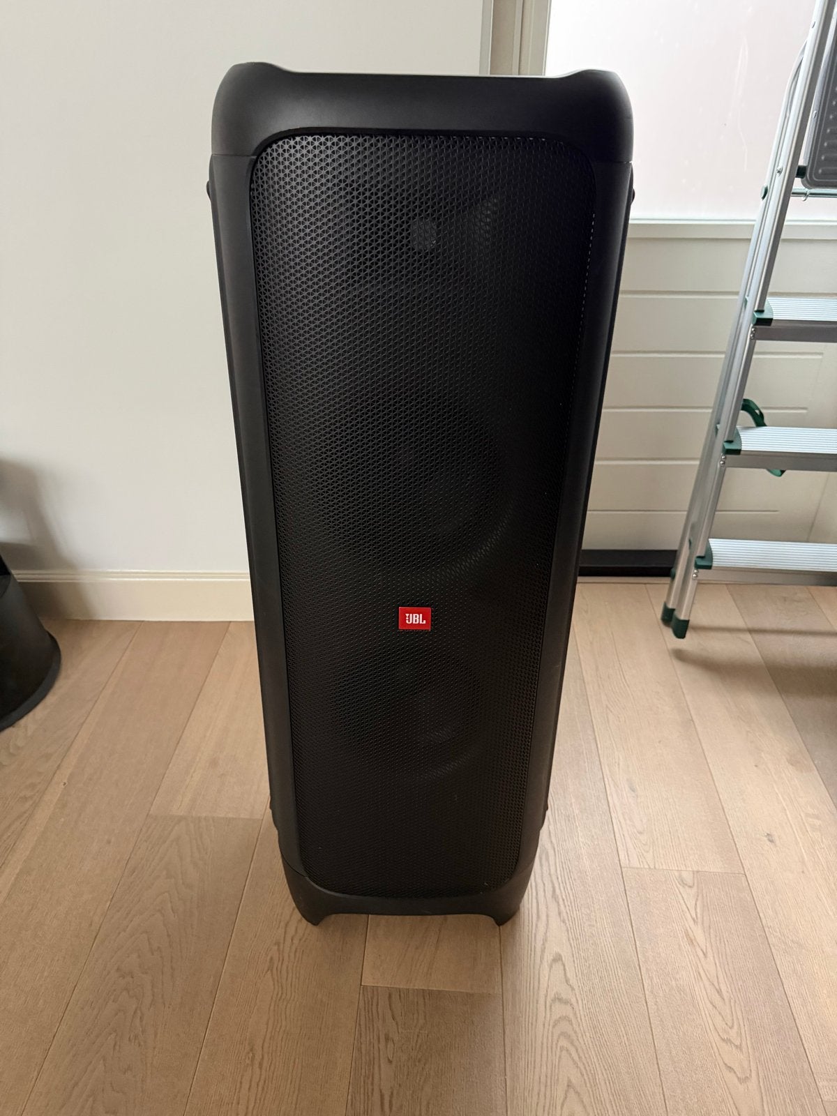 Foto 2 van JBL PartyBox 1000- Krachtige Party Speaker met Lichteffecten