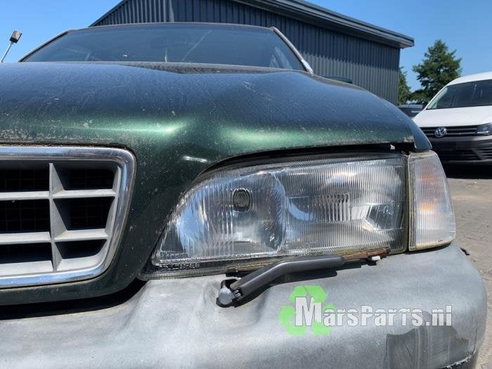 Koplamp links van een Volvo V70, Gebruikt, -, -, Ophalen of Verzenden