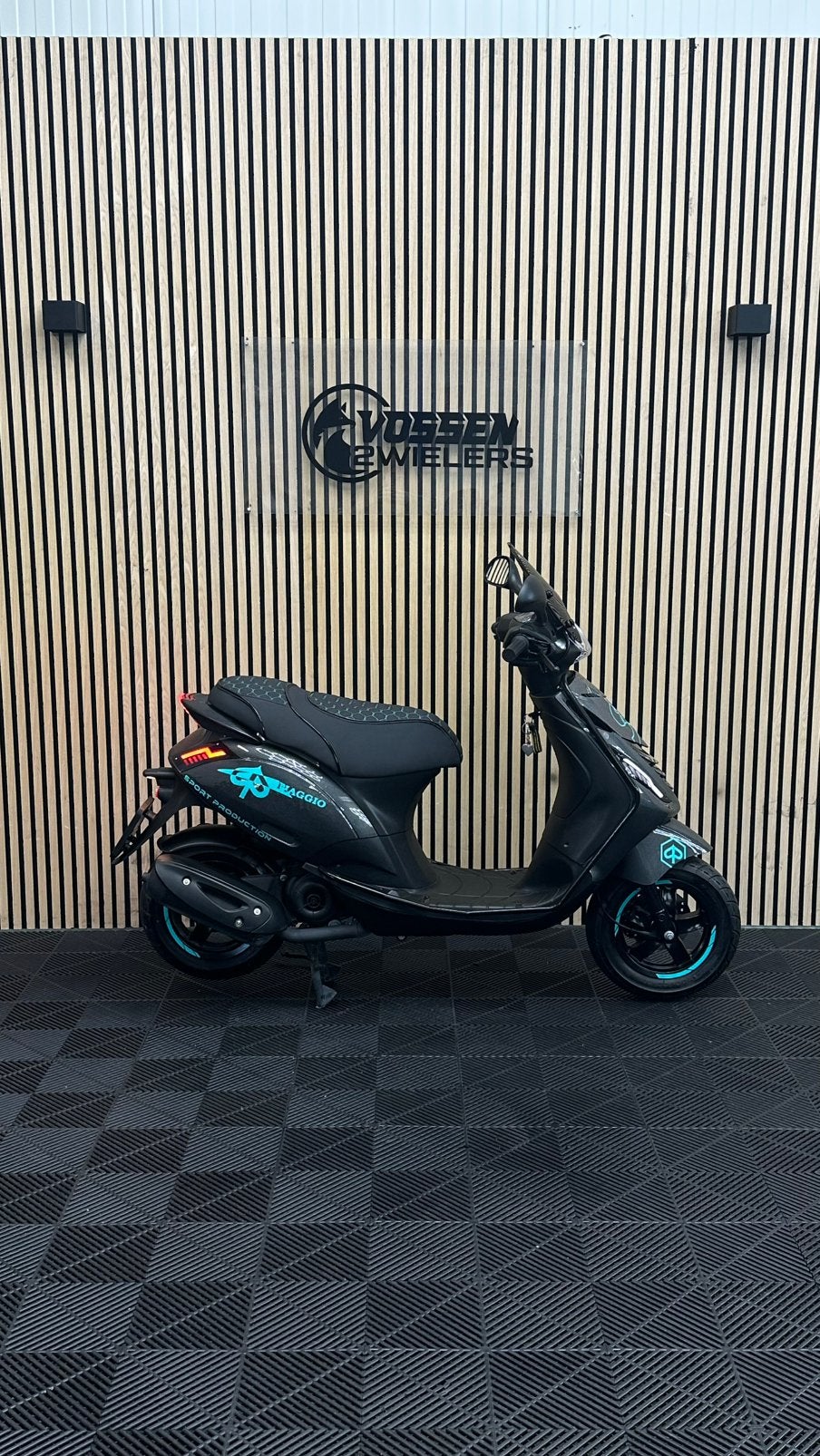 Piaggio Zip | AMG Grey & Mint  | 2023 | 3056 KM, Maximaal 45 km/u, Zip, Zo goed als nieuw, Benzine