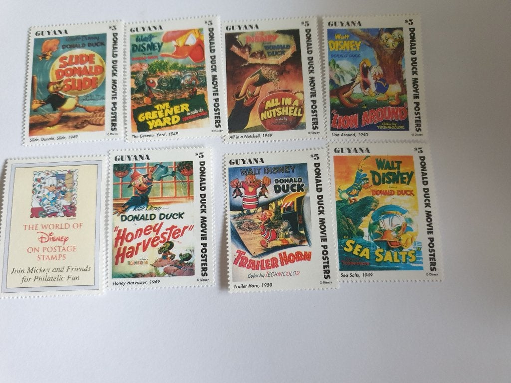 2598 guyana walt disney movie posters donald duck, Postzegels en Munten, Verzenden, Overige landen