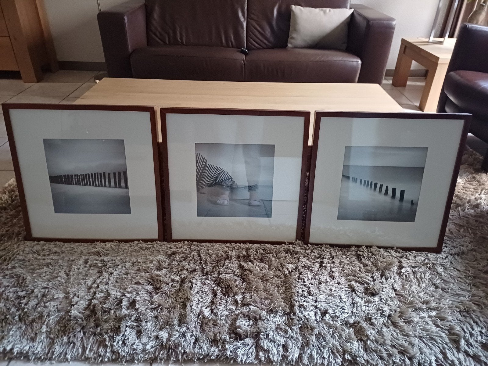 Te koop: Mooie drieluik in notenkleurige lijsten, Ophalen, 50 – 75, Gebruikt, Foto of Poster