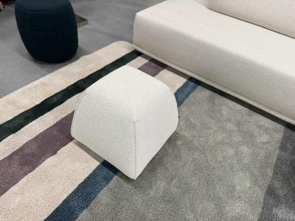 Nieuw Design on Stock BimBom 43 kruk voetenbank kaya swan, Minder dan 50 cm, Leolux, Info@leolux.nl, Vierkant