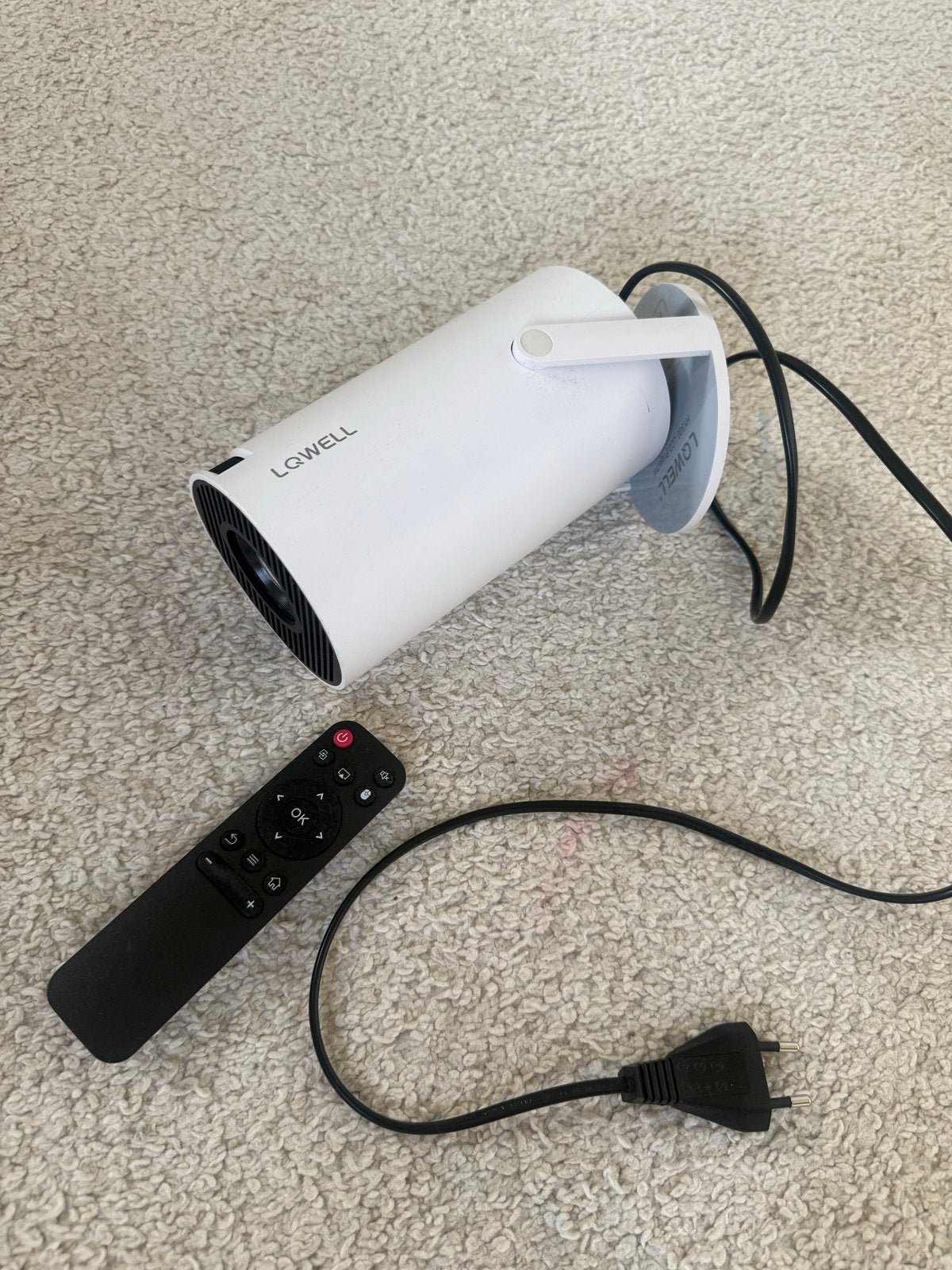 Lowell beamer / projector, Ophalen, Zo goed als nieuw, LED, HD (720)