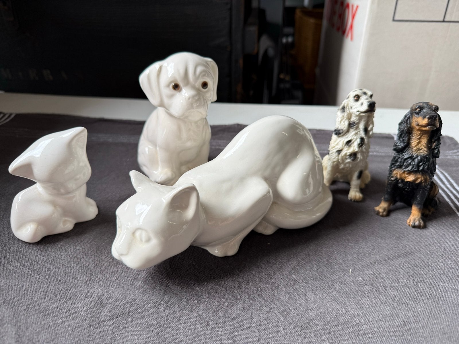 Diverse beeldjes: katten, honden (Royal Delft, Setter Mode), Ophalen of Verzenden, Gebruikt, Hond of Kat, Beeldje of Figuurtje