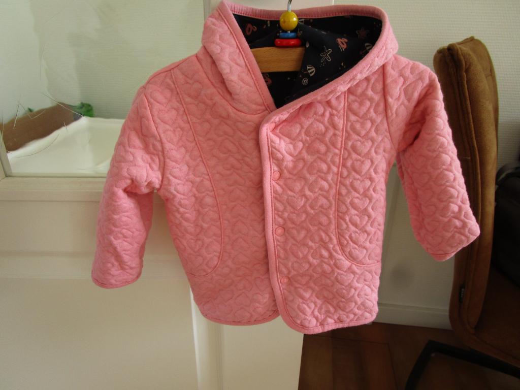Feetje maat 68 - dubbelzijdig draagbaar jasje maat 68, Kinderen en Baby's, Babykleding | Maat 68, Meisje, Ophalen of Verzenden