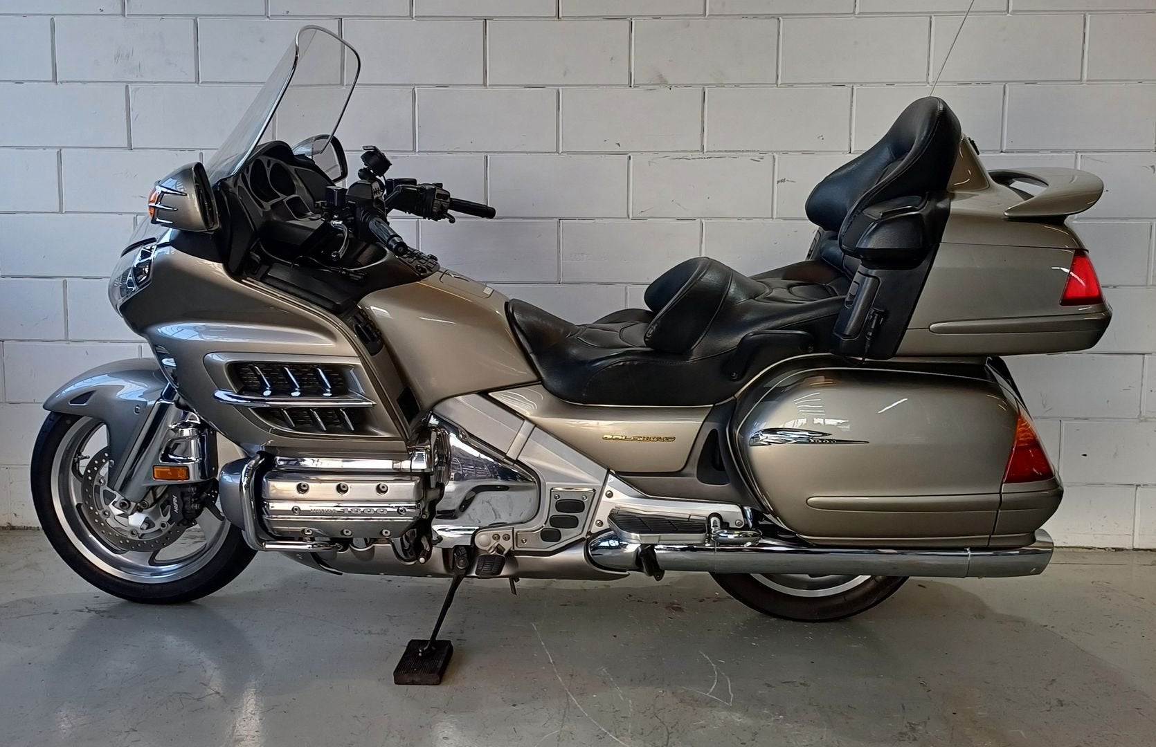 HONDA GL 1800 GOLDWING  (bj 2002) keurige motor met garantie, HONDA, Motorrijbewijs A, Bedrijf, Onbekend