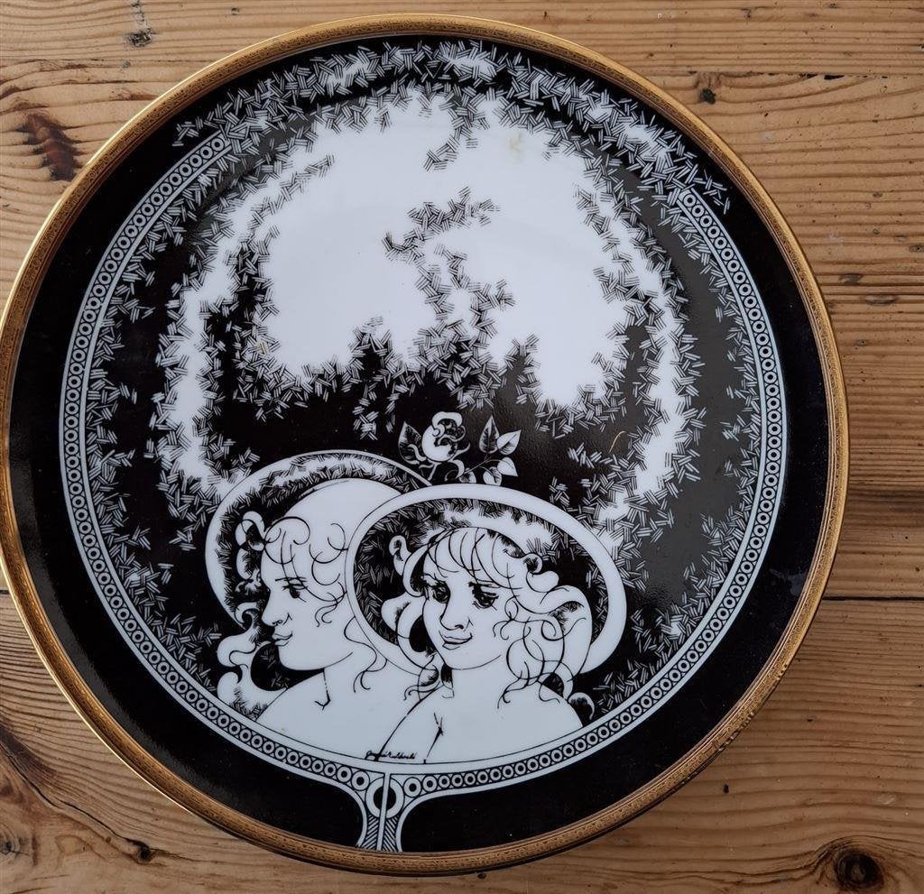 Hollohaza, Jurcak Lazlo, Hongarije, Sisters, ong 20 cm doosn, Ophalen of Verzenden, Zo goed als nieuw