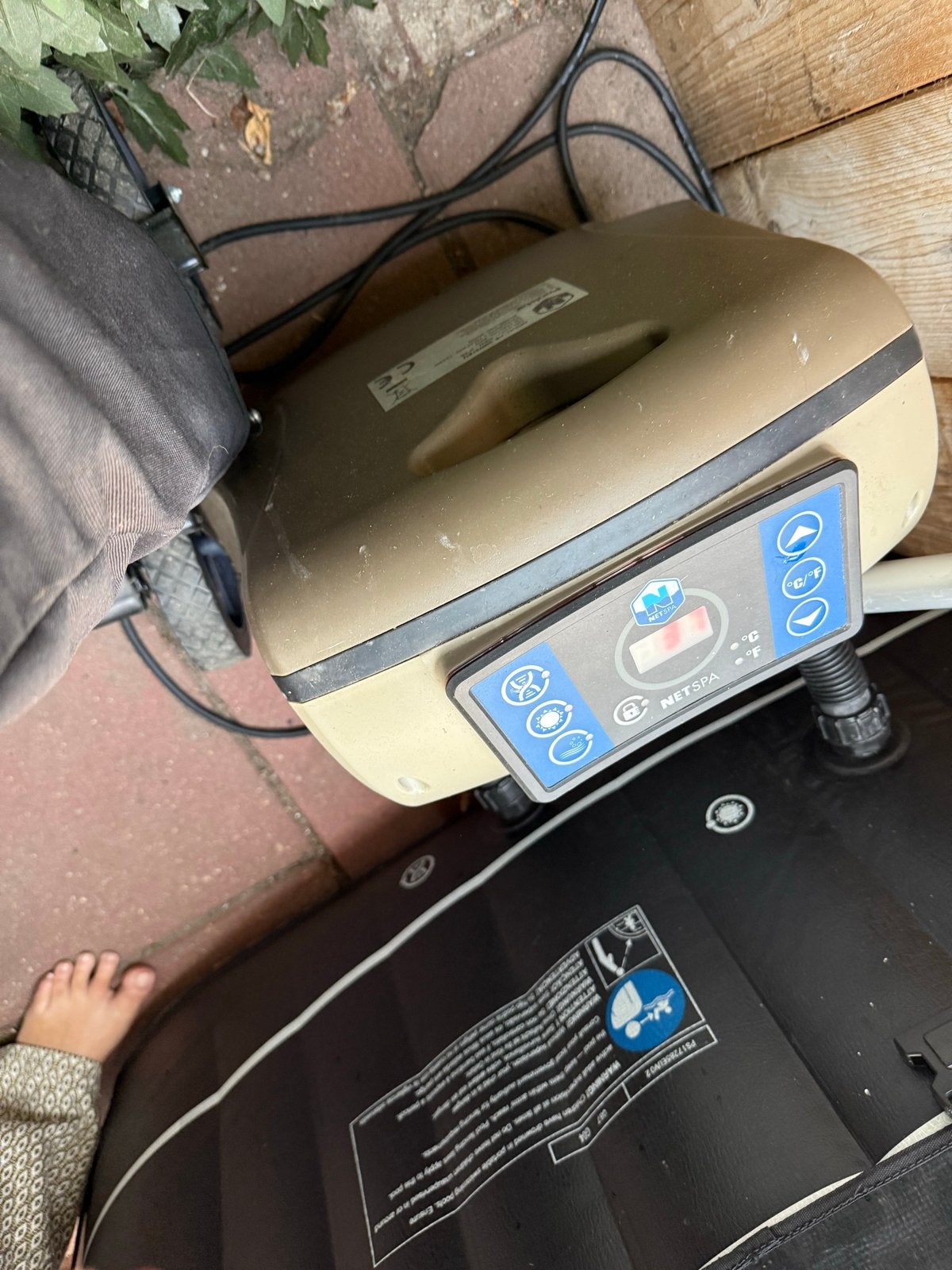 Netspa jacuzzi warmtepomp, Tuin en Terras, Ophalen, Gebruikt, Afdekzeil, Opblaasbaar