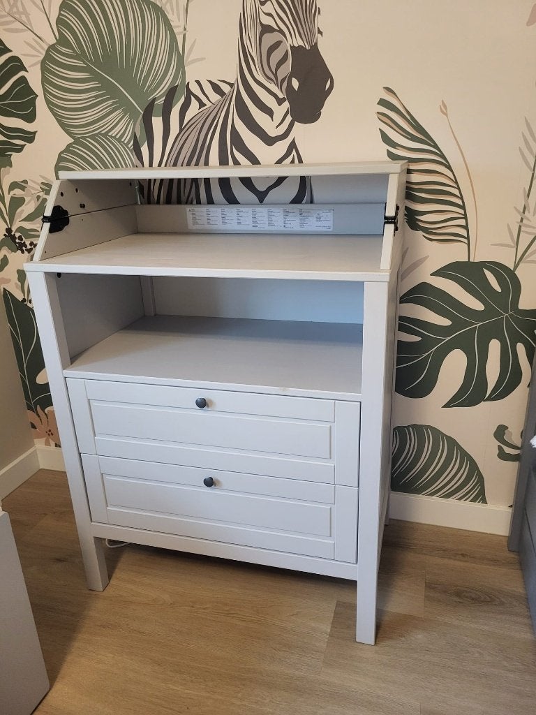 Commode SUNDVIK / ladekast IKEA – grijs – zeer goede staat, Kinderen en Baby's, Ophalen, 70 cm of meer, Zo goed als nieuw, 75 tot 100 cm
