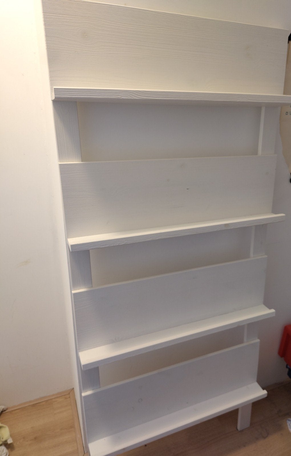 Woonexpress DONGEN: Een wit rek voor tijdschriften, Ophalen, Zo goed als nieuw