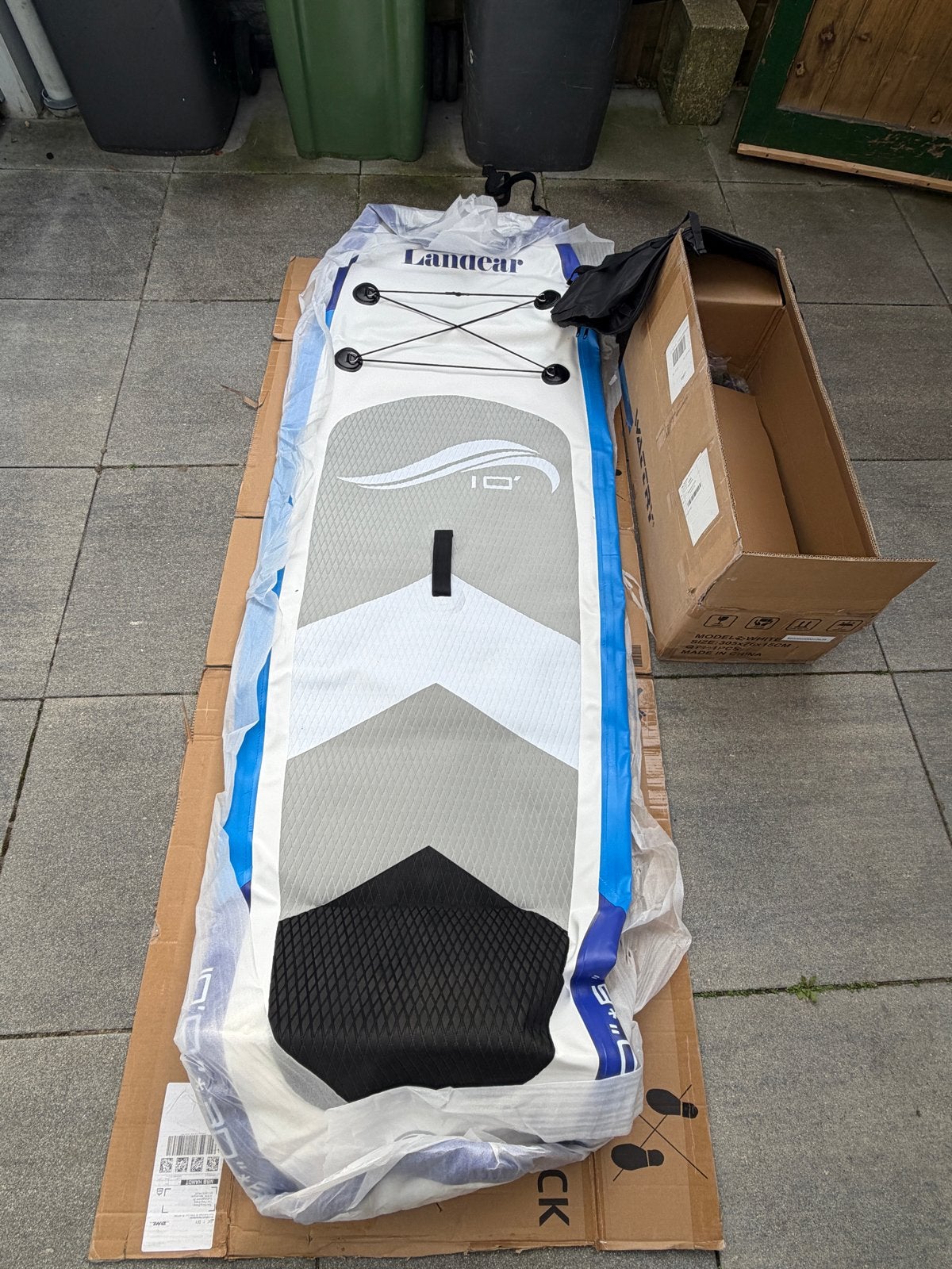 Foto 2 van Nieuw Landgear SUP-board 305x76x15cm met accessoires