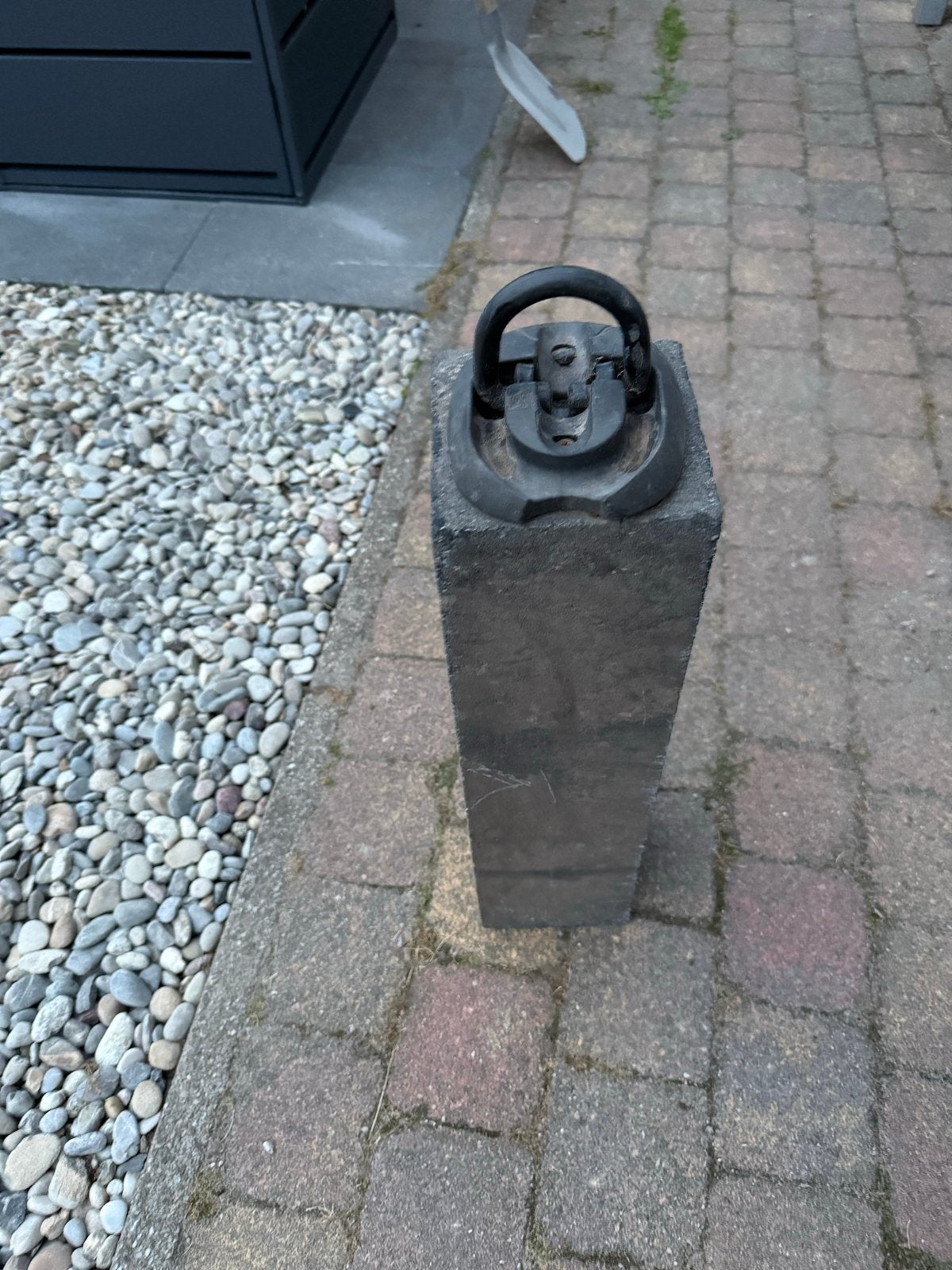 Zware betonnen paal met slothaak (scooter/motor/fiets), Motoren, Ophalen, Gebruikt