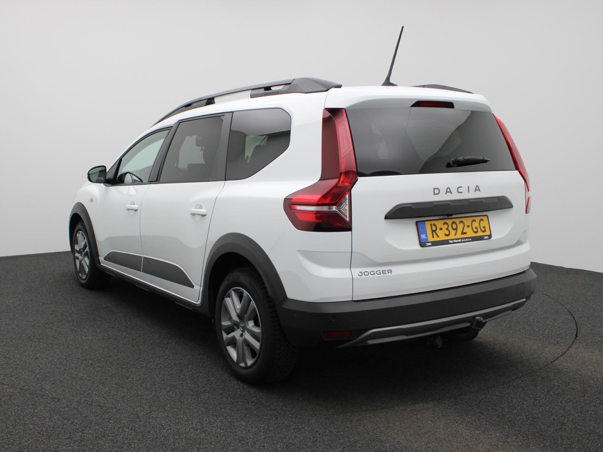 Dacia Jogger 1.0 TCe Comfort 5p. PDC Voor | Trekhaak | Cruis, Auto's, Voorwielaandrijving, Stof, Euro 6, Wit