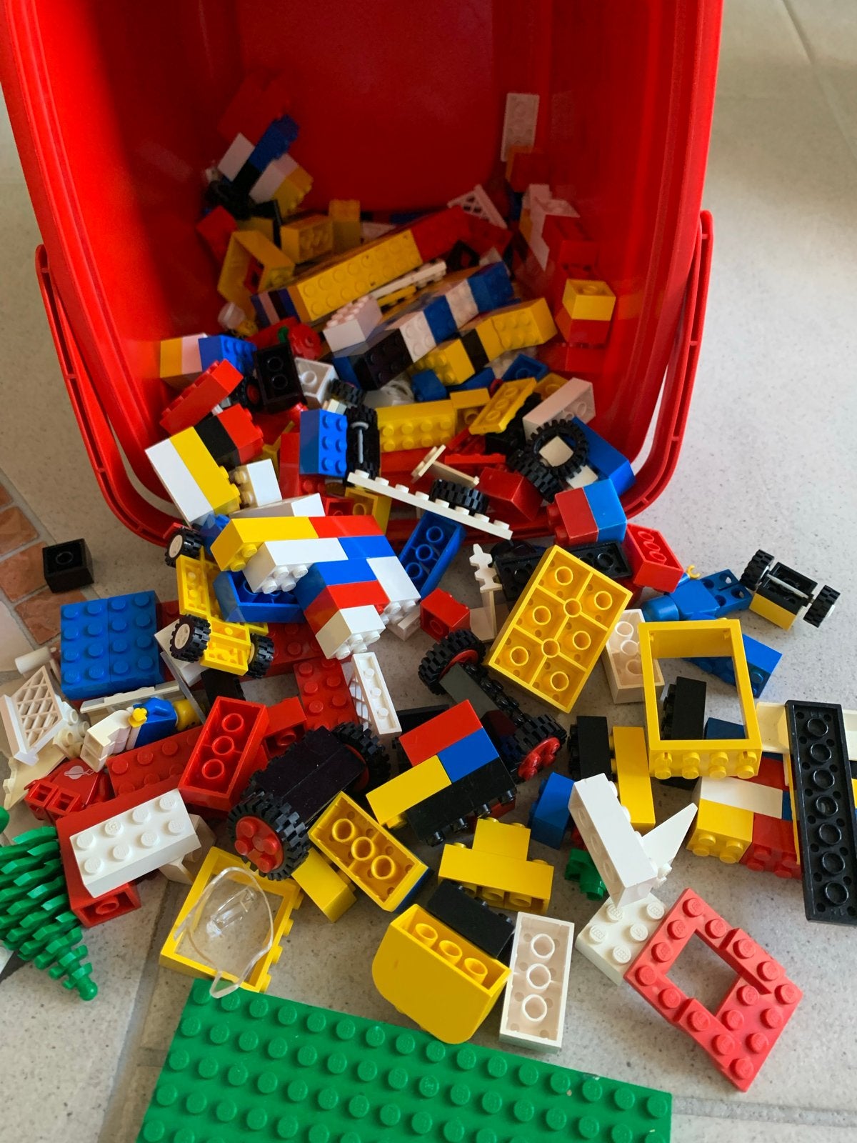 Vintage LEGO Basic set in rode emmer met instructies, Ophalen, Gebruikt, Overige thema's, Lego