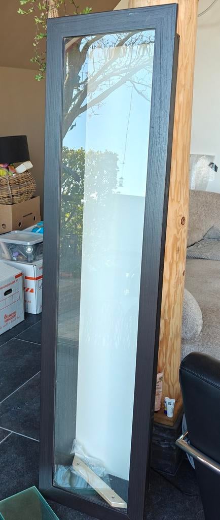 Ikea bertby. Ikea vitrine kast., Huis en Inrichting, Woonaccessoires | Spiegels, Gebruikt, Minder dan 50 cm, Rechthoekig, Ophalen