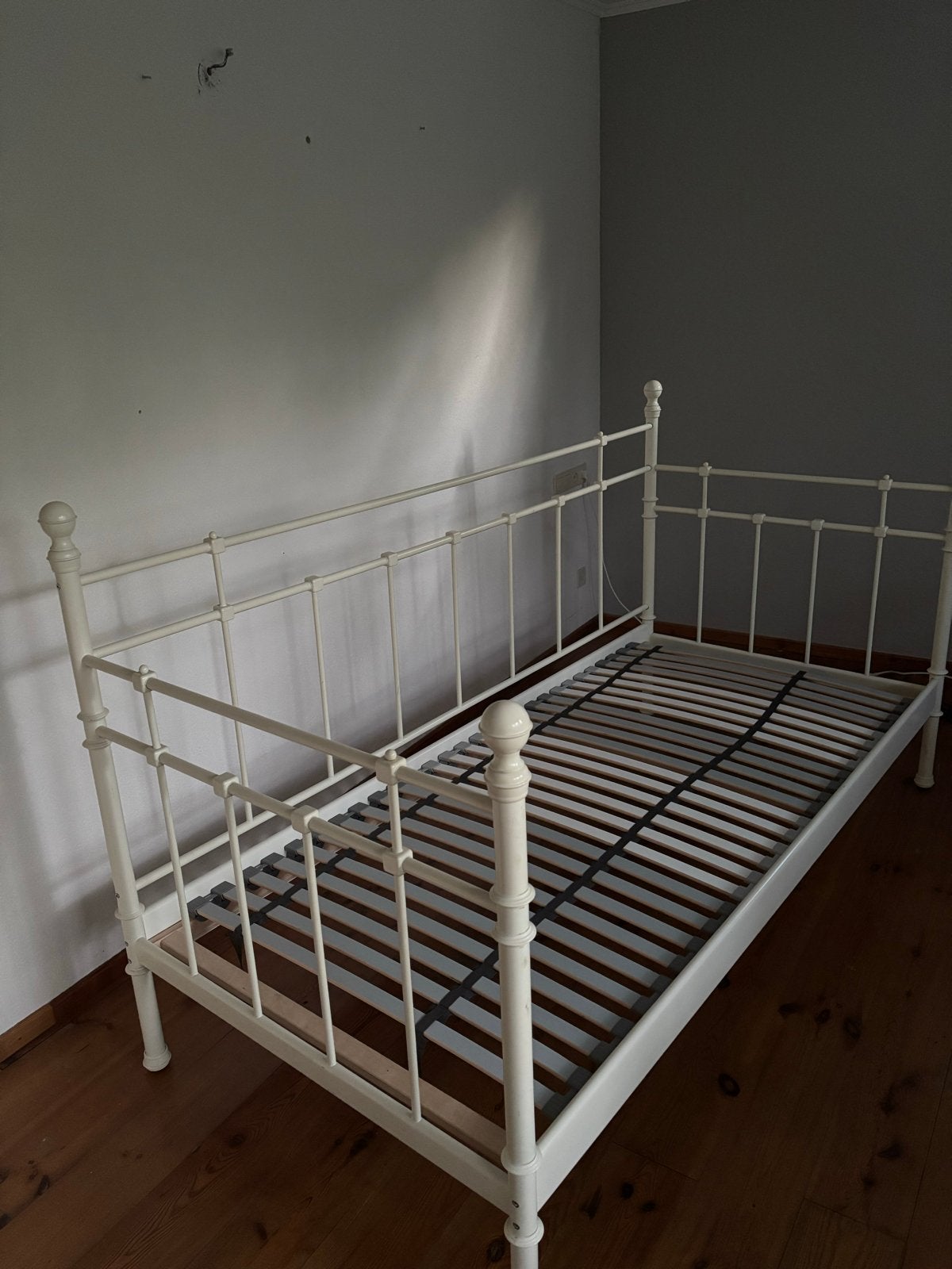 Wit metalen eenpersoonsbed lattenbodem, IKEA Tromsnes 90x200, Ophalen, Gebruikt, 90 cm, Eenpersoons