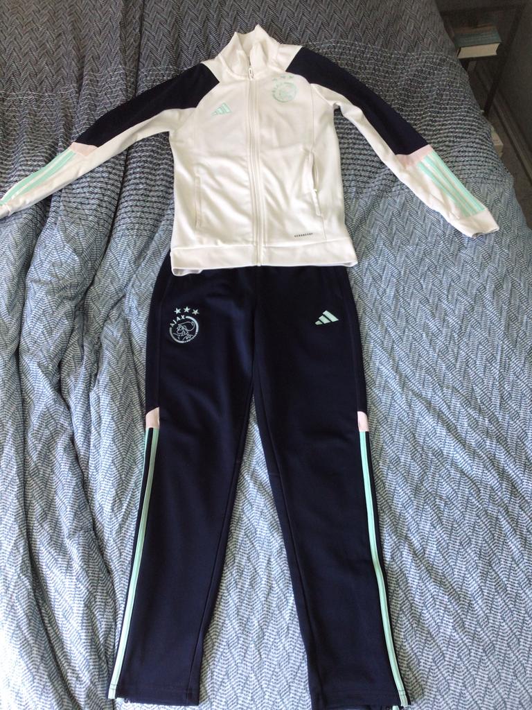 AJAX trainingspak maat 152, Sport en Fitness, Voetbal, Maat XS of kleiner, Ophalen of Verzenden, Zo goed als nieuw, Shirt