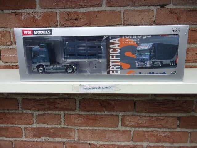 WSI  Volvo  FH4  Globetrotter  van  Schuttert., Ophalen of Verzenden, Nieuw, Bus of Vrachtwagen, Wsi