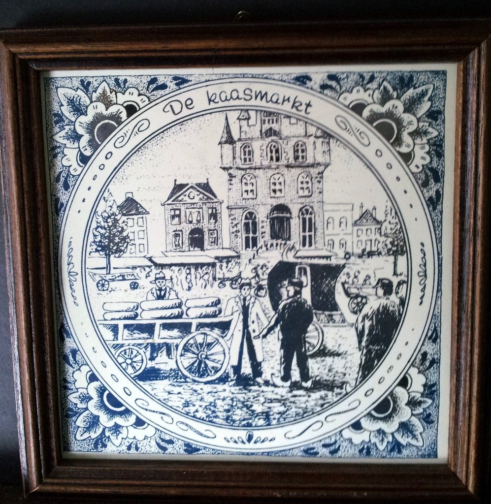 Wandtegel in houten lijstje "de Kaasmarkt"(904), Ophalen of Verzenden
