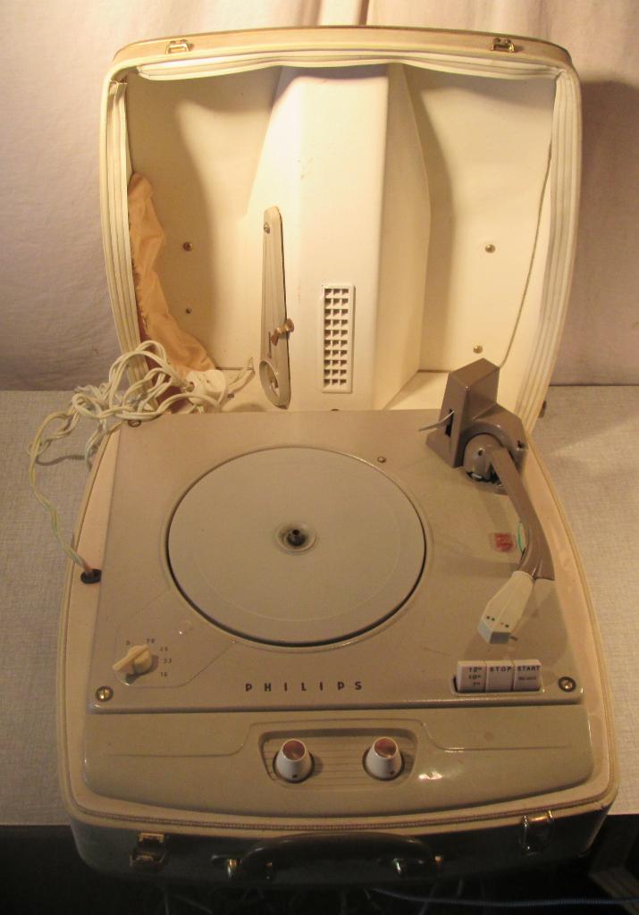 Vintage Platenspeler van Philips, Audio, Tv en Foto, Platenspelers, Ophalen of Verzenden, Zo goed als nieuw, Platenspeler, Philips