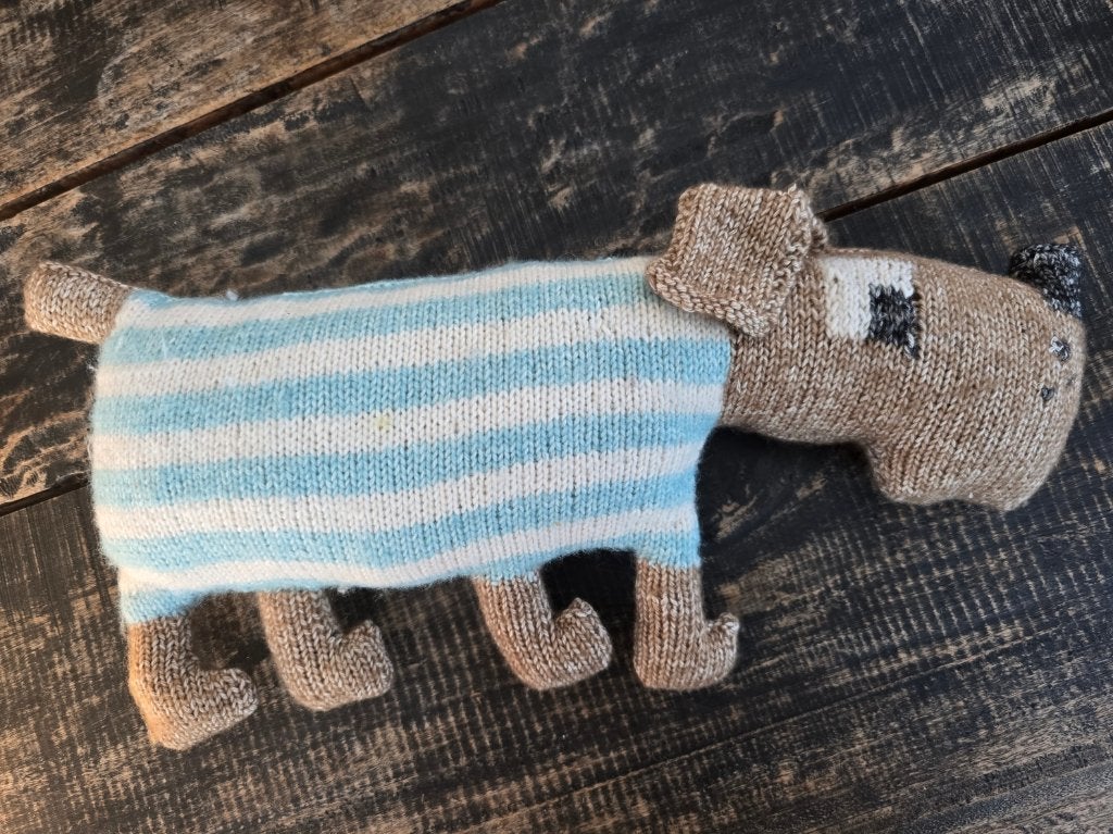 Handgebreid knuffel hondje (klein), Handgemaakt, Nieuw, Middelgroot (20 tot 80 cm), Hond