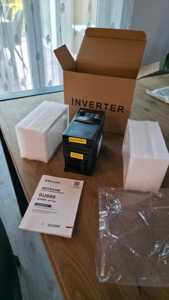 NIEUW frequentie regelaar 2,2 kw 1fase in 3 fase uit, Hobby en Vrije tijd, Elektronica-componenten, Ophalen of Verzenden, Nieuw