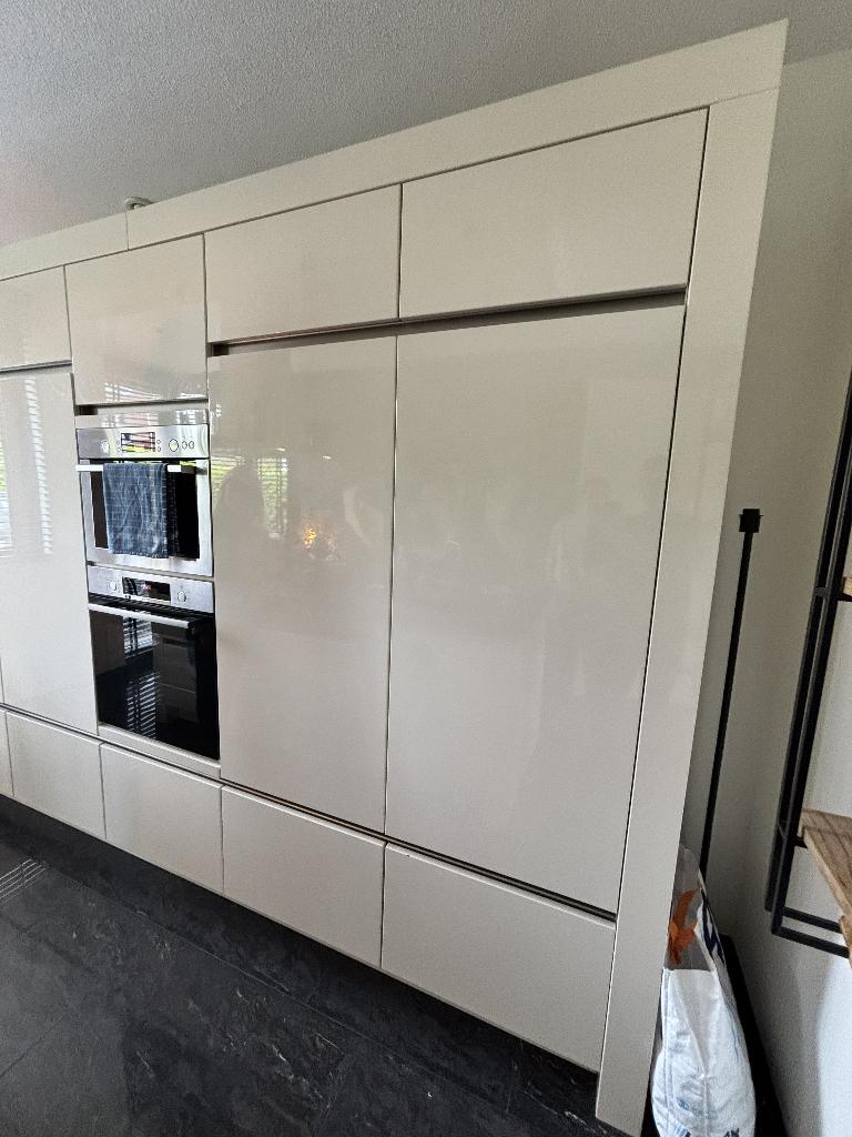 ✨LUXE GREEPLOOS KEUKEN MET KOOKEILAND+APPARATUUR✨, Huis en Inrichting, Keuken | Complete keukens, Ophalen, Wit, Hoekkeuken, Graniet of Steen