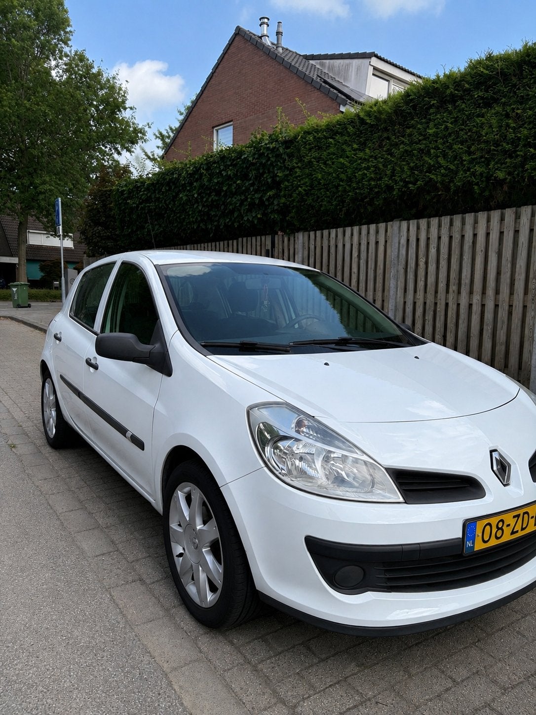 Renault Clio 1.2 16V 55KW 5-DRS E4 2008 Wit, Auto's, Renault, Voorwielaandrijving, 535 kg, 74 pk, 4 cilinders