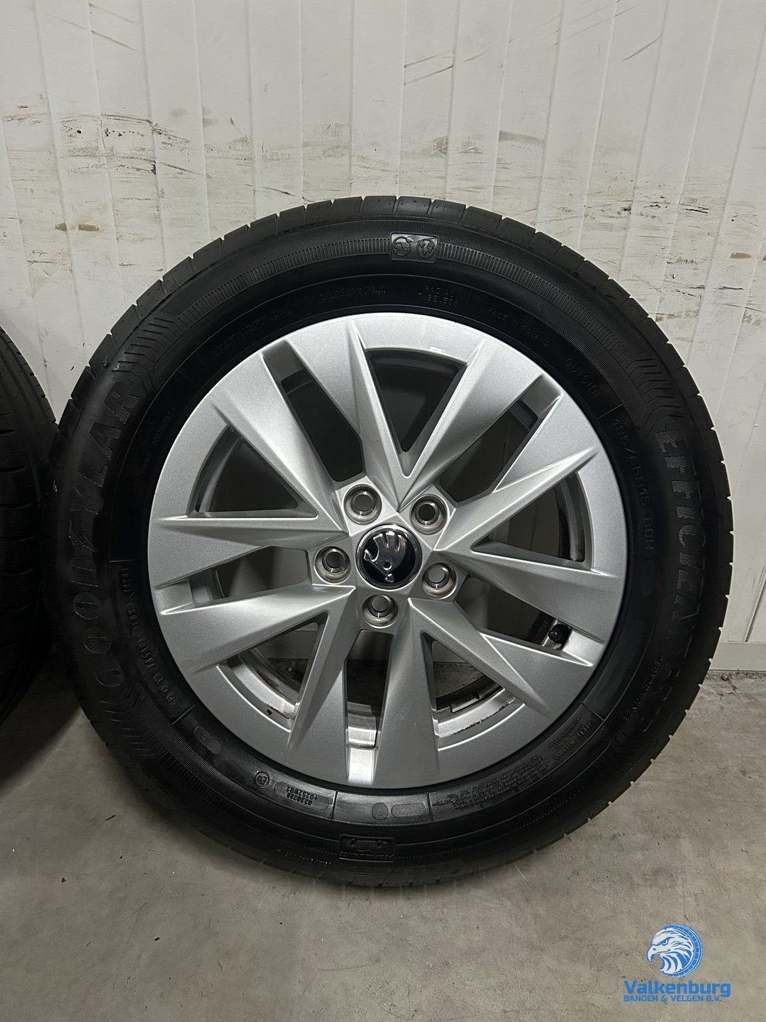8mm! Originele Skoda Fabia 6VA 15 inch velgen 5x100 zomerban, Auto-onderdelen, Banden en Velgen, Gebruikt, 15 inch, -, -