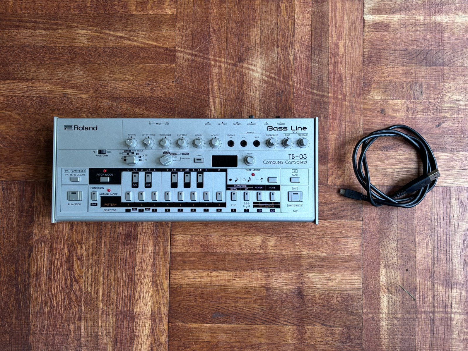 Roland tb-03 bass line, Muziek en Instrumenten, Ophalen of Verzenden, Gebruikt, 61 toetsen, Roland