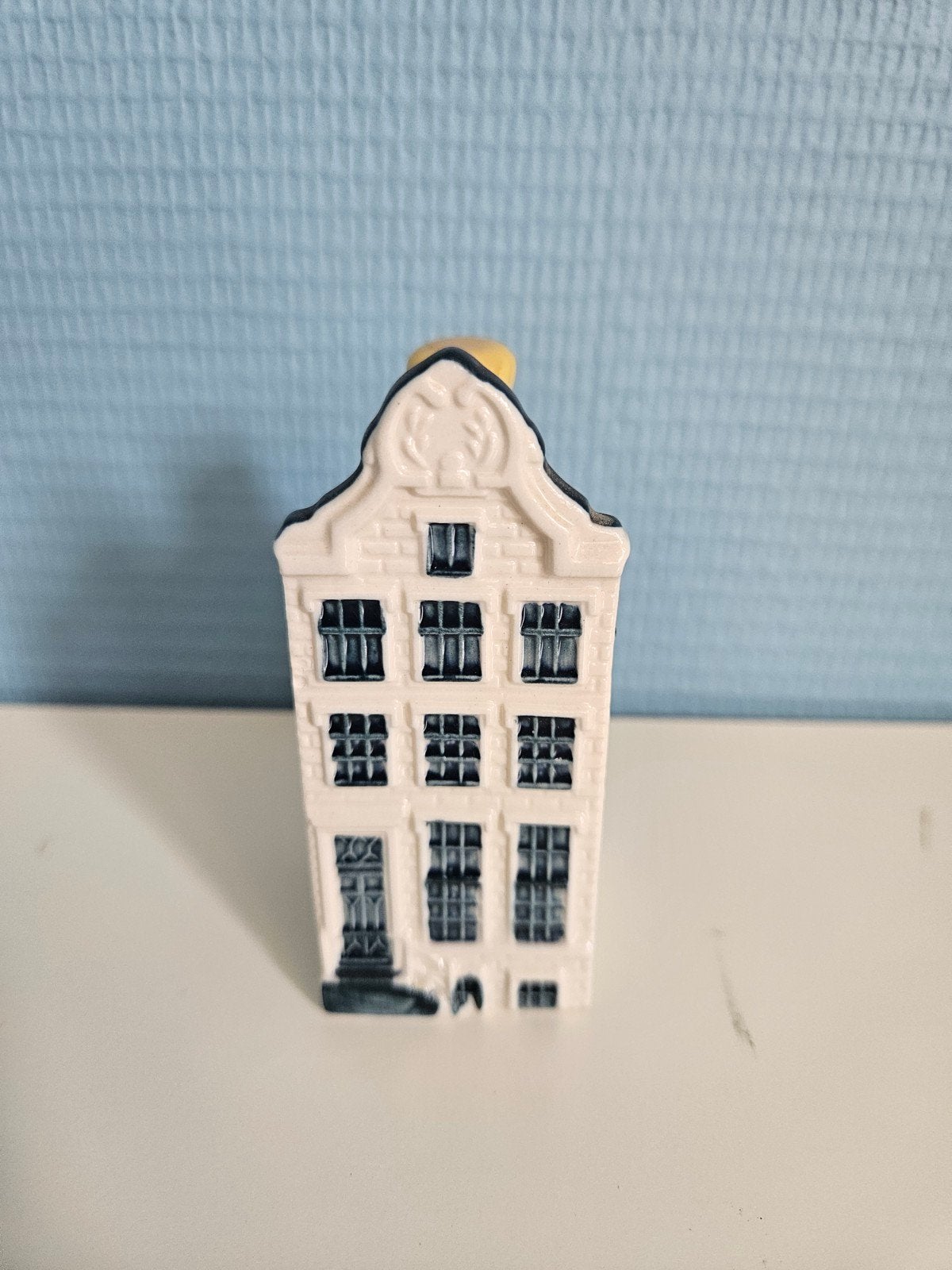 KLM Bols Delfts Blauw huisje nr. 62, Verzamelen, KLM Huisjes, Ophalen of Verzenden, Zo goed als nieuw, 61 t/m 80, Gevuld