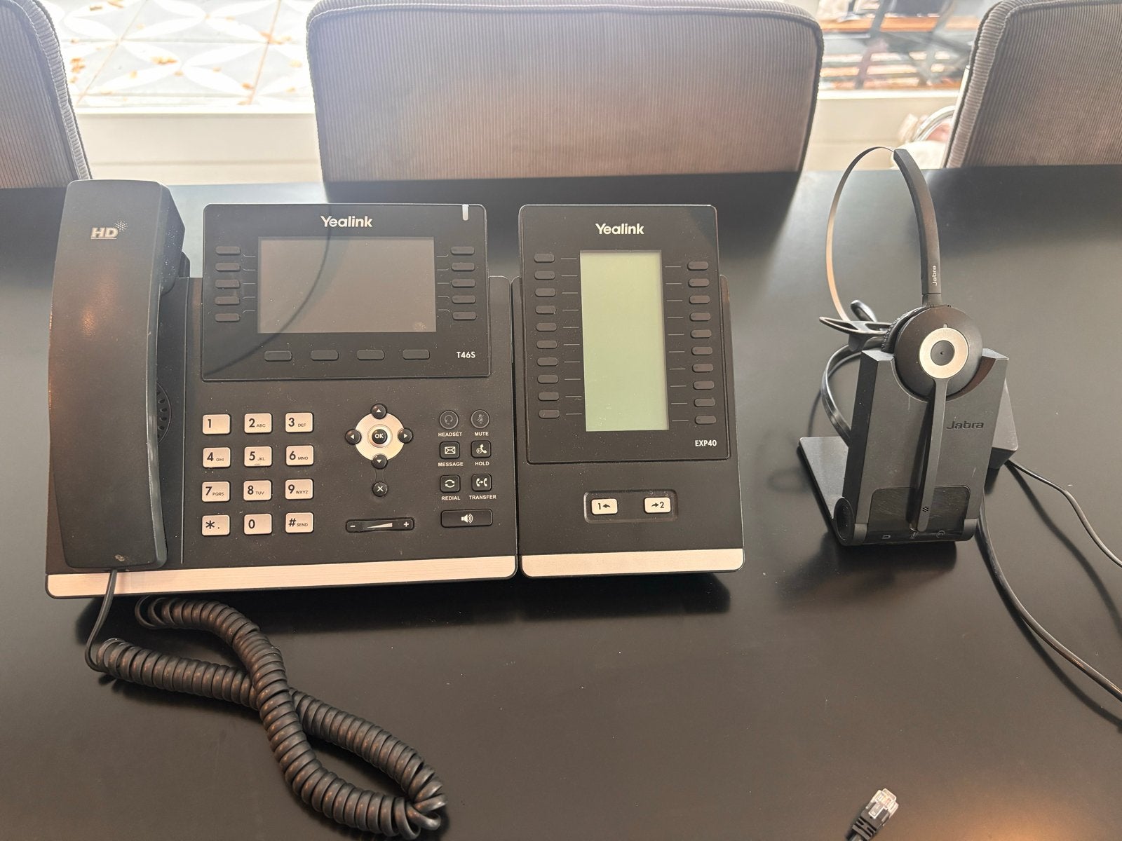 Yealink T46S IP-telefoon met Jabra headset en uitbreiding (m2457422545 ...